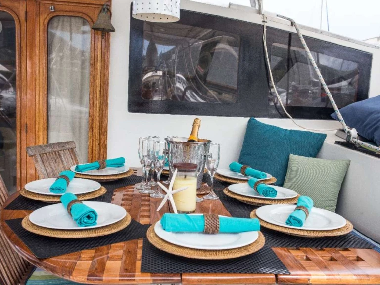 Luxury Yacht to hire British Virgin Islands (BVI) at the best price