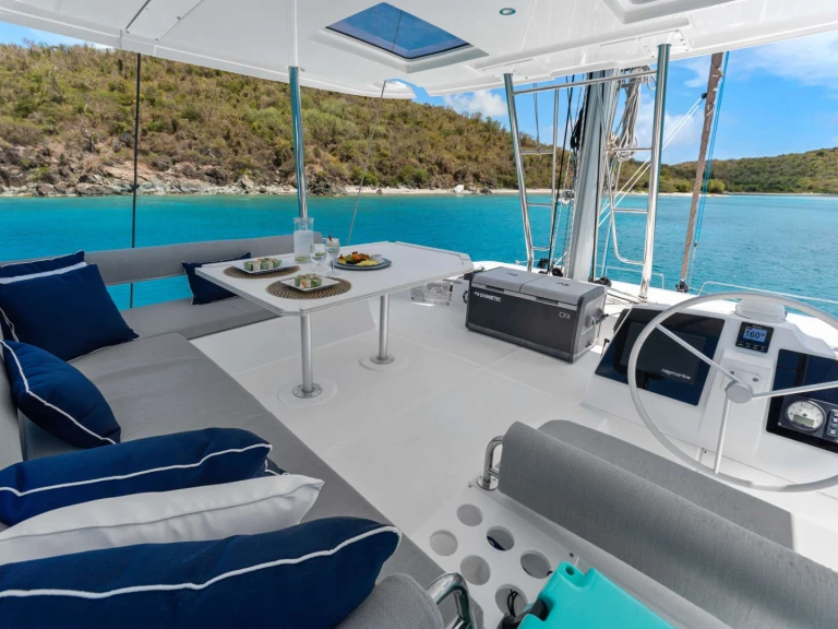 Luxury Yacht to hire British Virgin Islands (BVI) at the best price