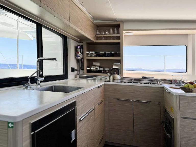 Luxury Yacht to hire French Riviera at the best price
