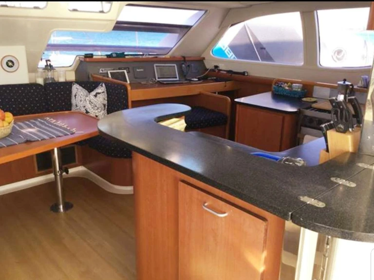 Yacht hire Marathon cheap DESTINY III