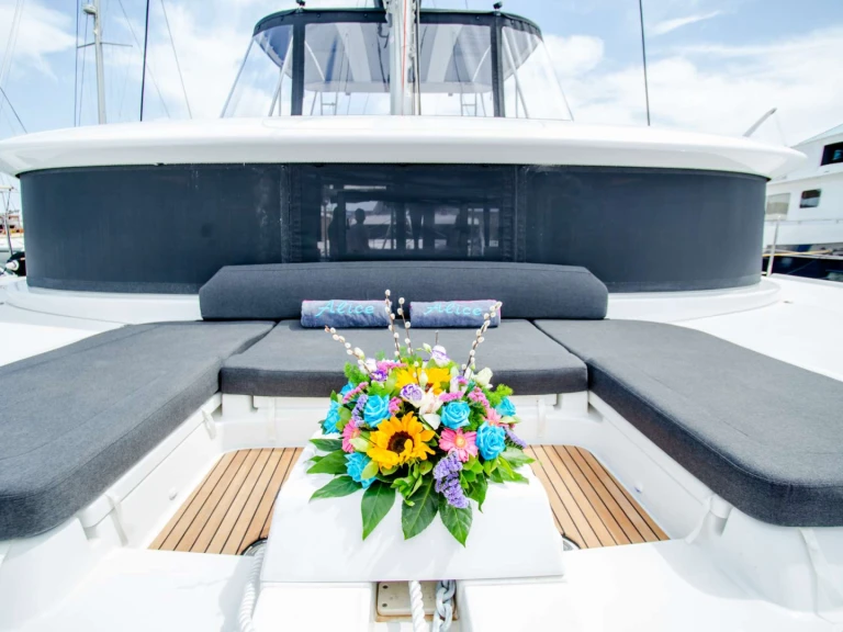Hire Luxury Yacht with or without skipper Lagoon Athens