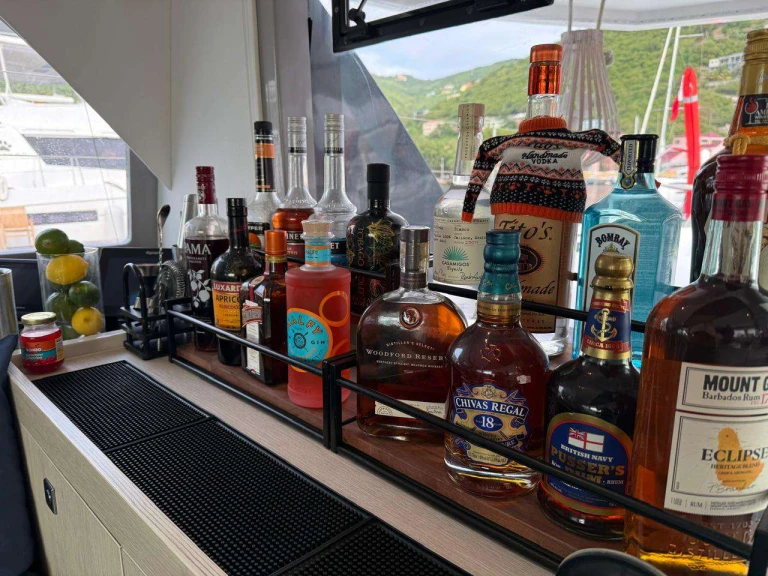 Luxury Yacht hire in British Virgin Islands (BVI) - Leopard SISU