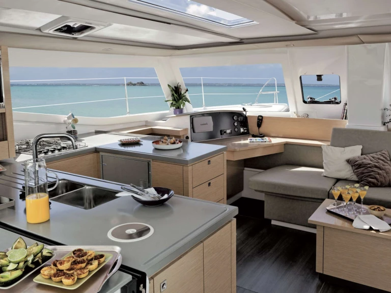 Hire Luxury Yacht Fountaine Pajot with a boat licence