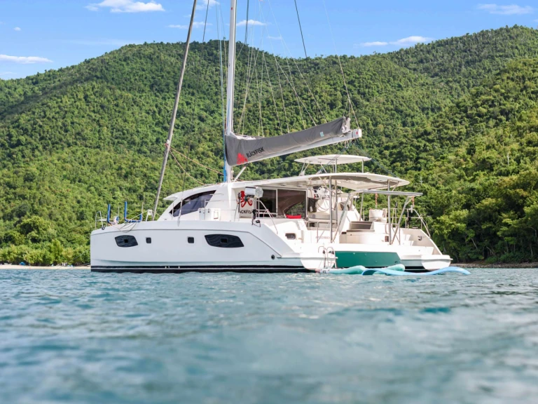 Luxury Yacht to hire Saint Thomas Island at the best price