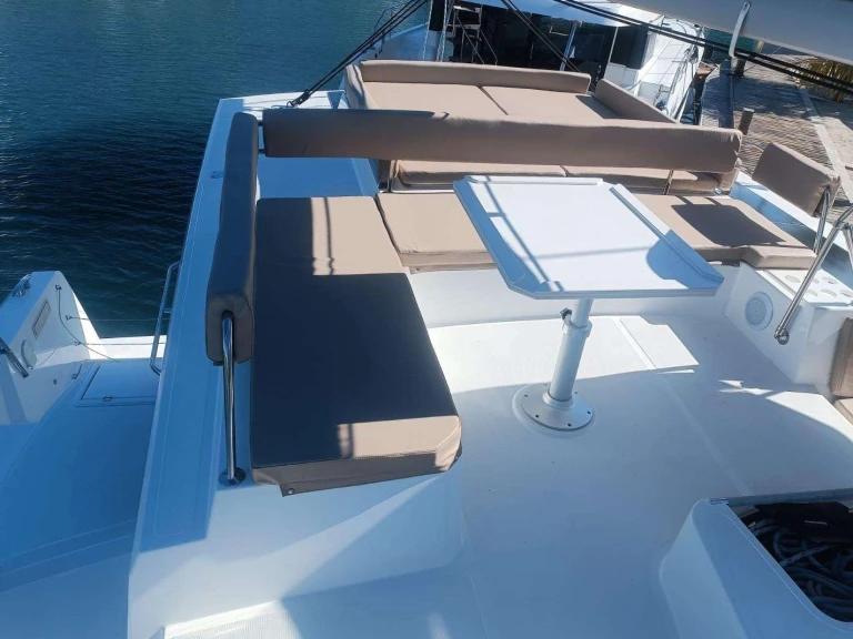 Luxury Yacht to hire Belize at the best price