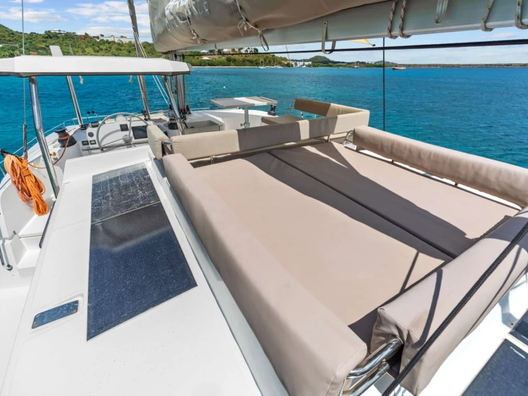 Hire Luxury Yacht with or without skipper Bali Saint Thomas Island