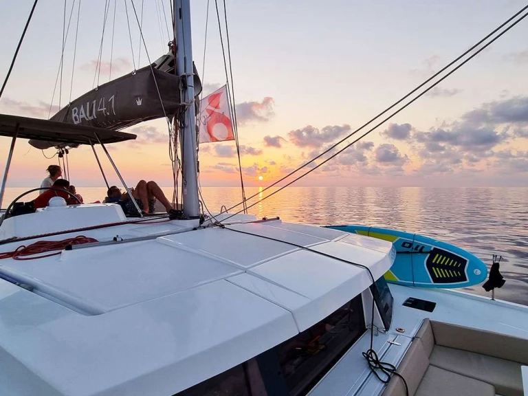 Hire Luxury Yacht Bali with a boat licence