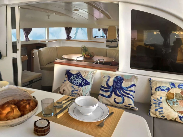 Charter a Lagoon TIMAIAO 2 in Parish of Saint George on Samboat