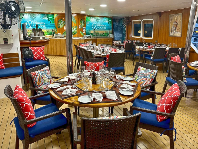 Hire Luxury Yacht with or without skipper Custom Papeete