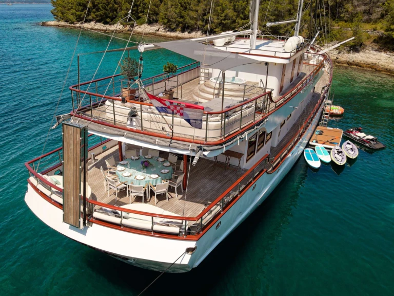 Yacht hire Croatia cheap Corsario 
