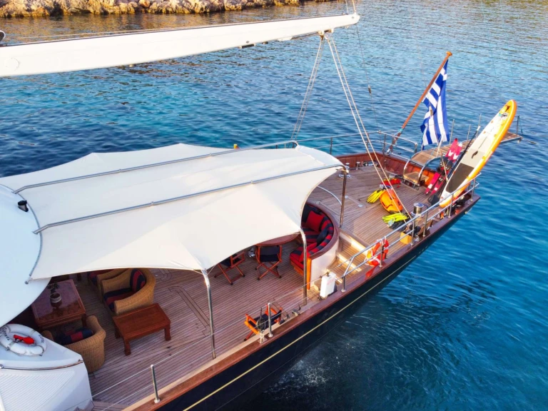 Charter a Perini Navi Tamarita in Naples on Samboat