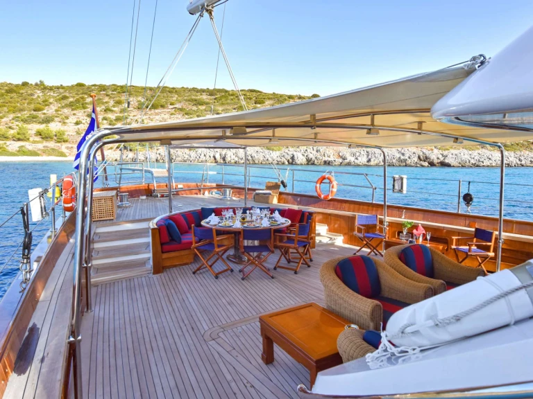 Hire Luxury Yacht with or without skipper Perini Navi Naples