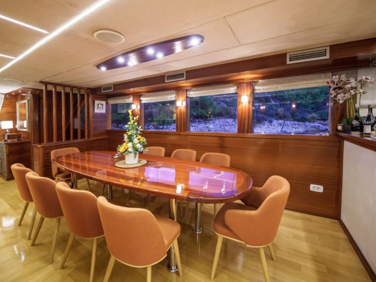 Charter a Custom SON DE MAR in Split on Samboat