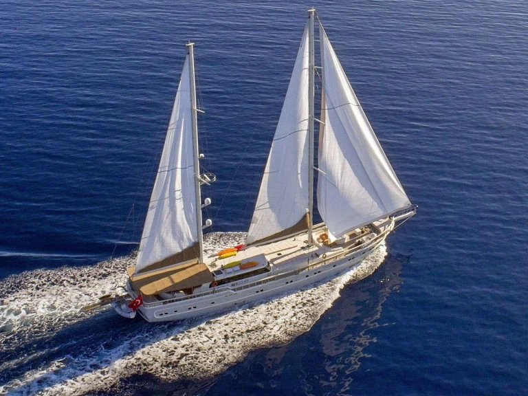 Luxury Yacht hire in Turkey - Custom QUEEN OF SALMAKIS