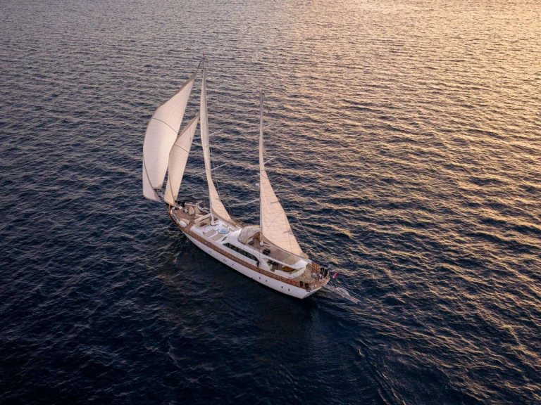 Hire Luxury Yacht with or without skipper Custom Šibenik