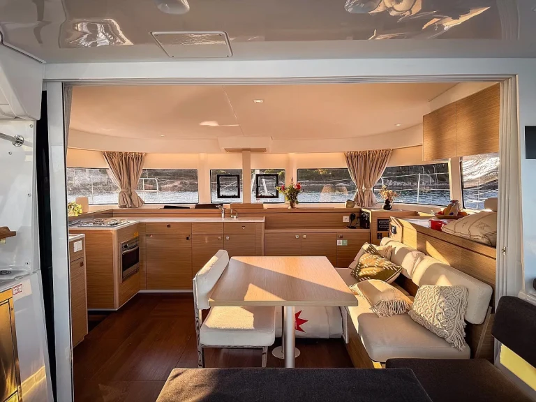 Yacht hire Seget Donji cheap Lagoon 43