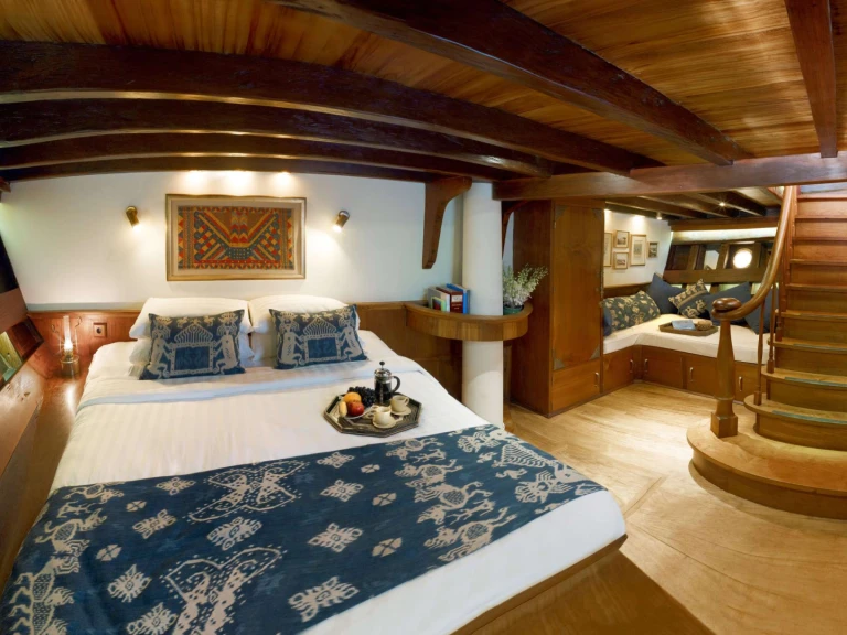 Yacht hire Labuanbajo cheap Si Datu Bua