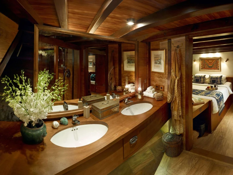 Hire Luxury Yacht with or without skipper Custom Labuanbajo