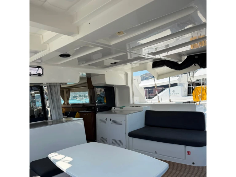 Yacht hire Trogir cheap Lagoon 46