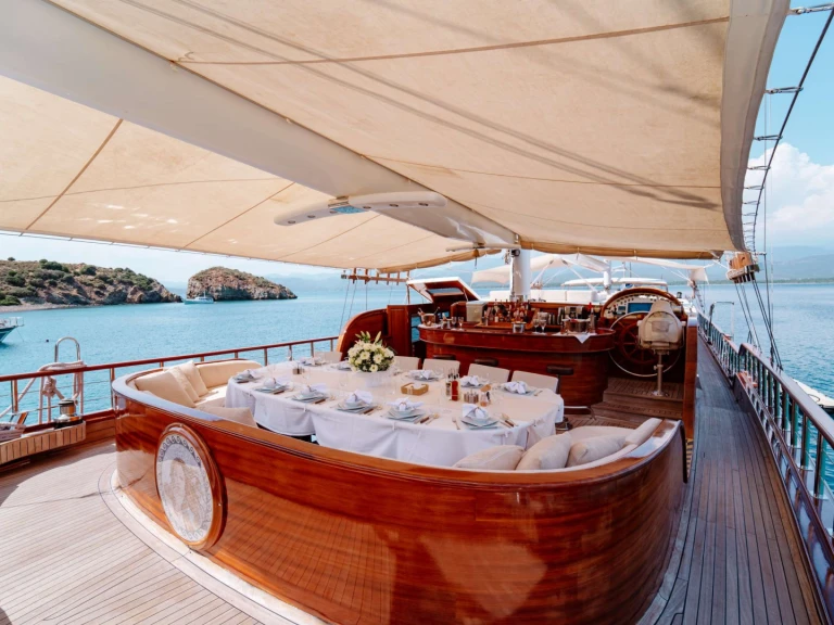 Hire Luxury Yacht Custom Gulet-Motor Sailor with a boat licence