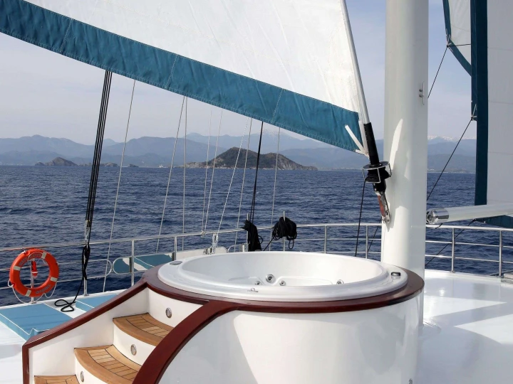 Luxury Yacht hire in Turkey - Admiral Marine QUEEN ATLANTIS