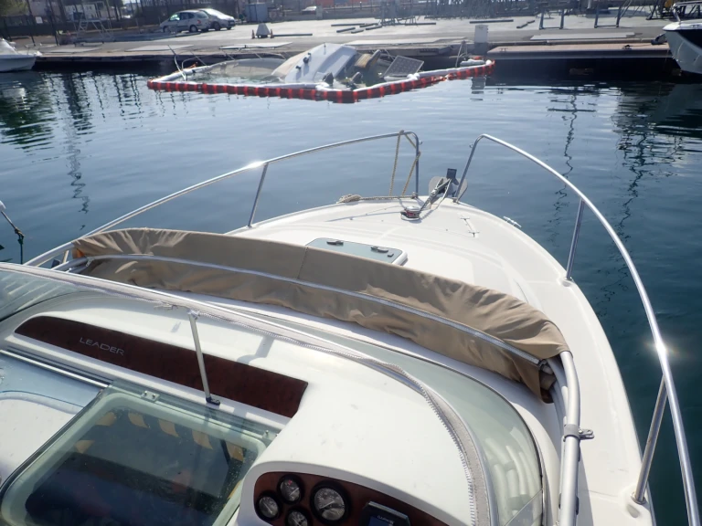 Yacht charter Toulon - Jeanneau Leader 705 on SamBoat