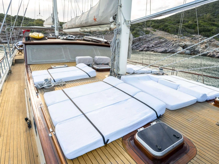 Hire a Custom Estrella De Mar Bodrum