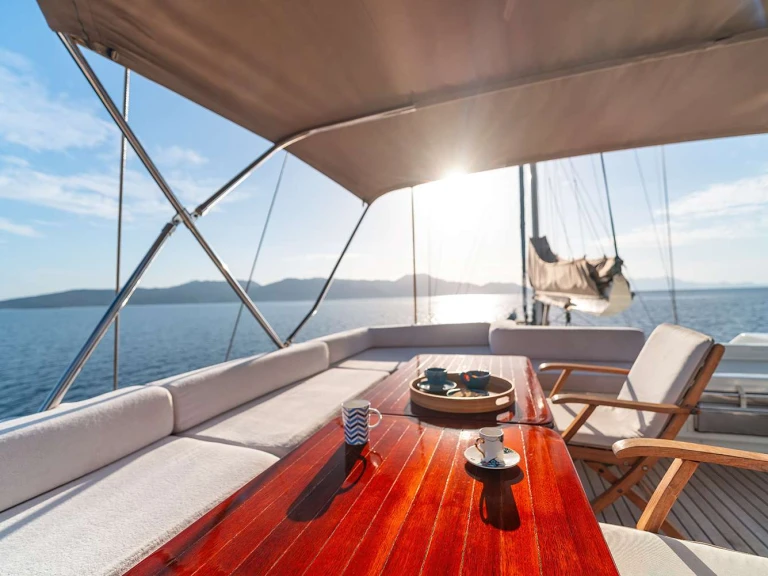 Luxury Yacht to hire Göcek at the best price