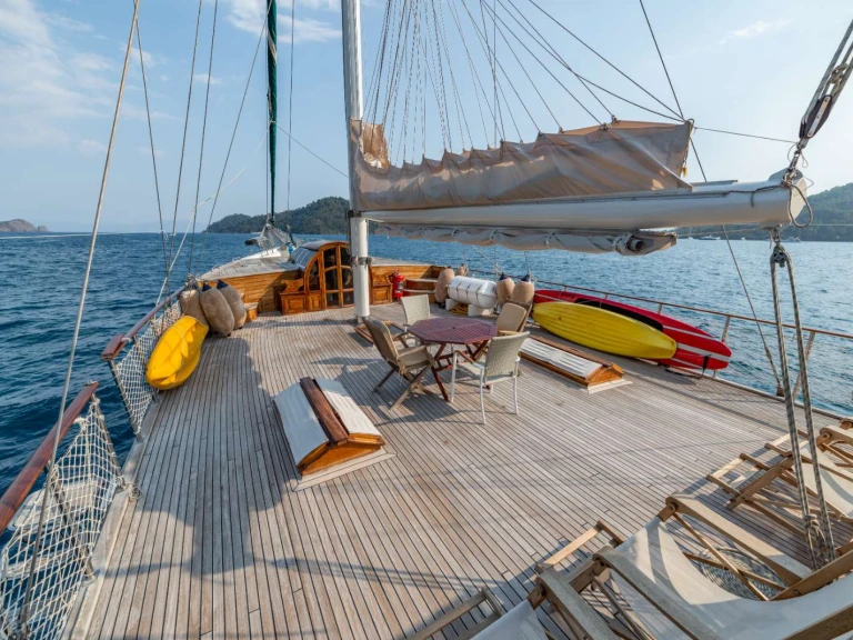 Hire Luxury Yacht COBAN TURKEY with a boat licence