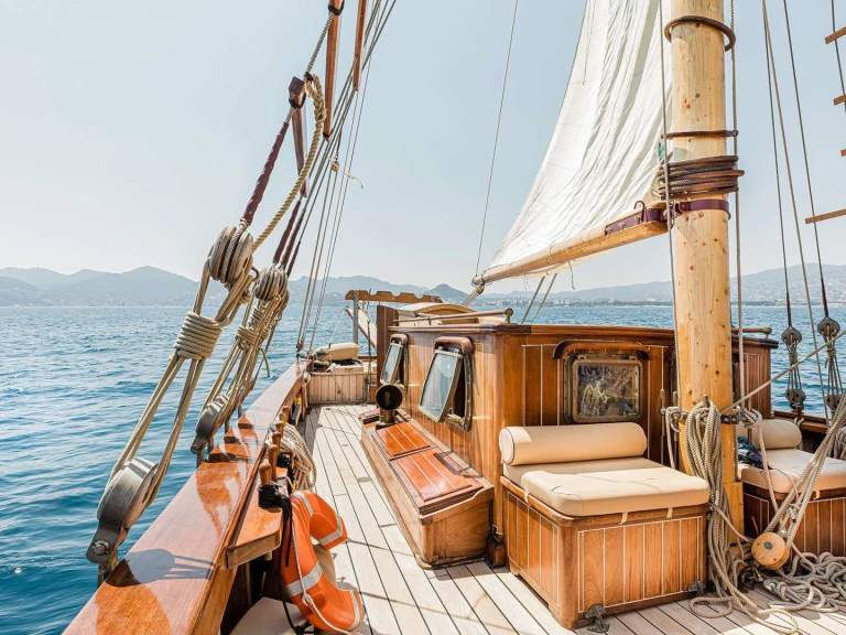 Yacht charter Cannes - Schooner O'Remington  on SamBoat