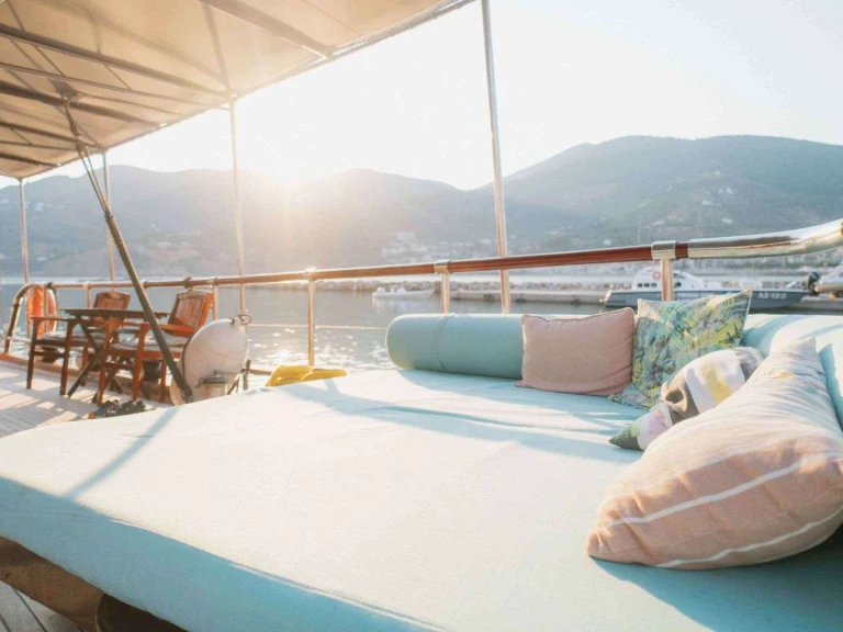 Yacht charter Athens - Turkish shipyard ERATO on SamBoat
