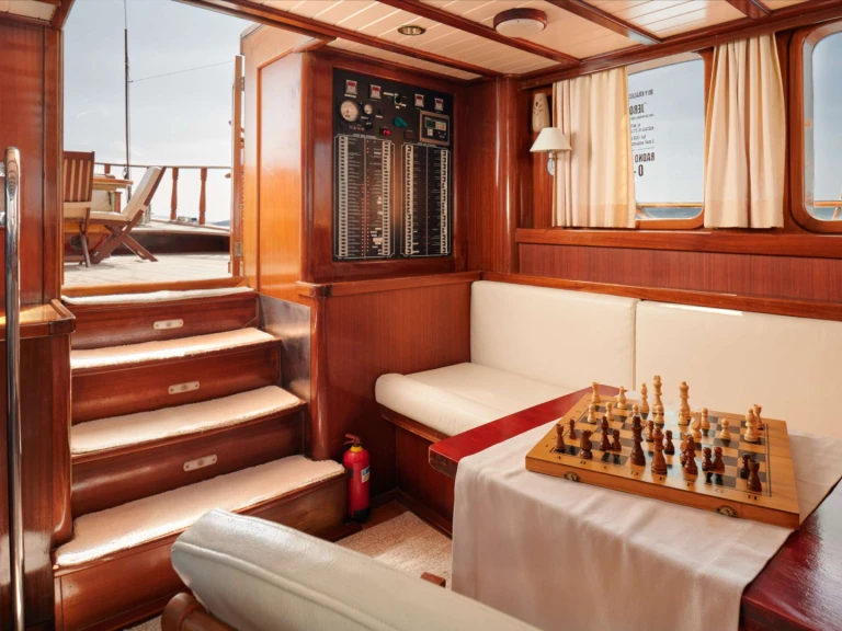 Yacht hire Kaštel Gomilica cheap QUEEN OF ADRIATIC