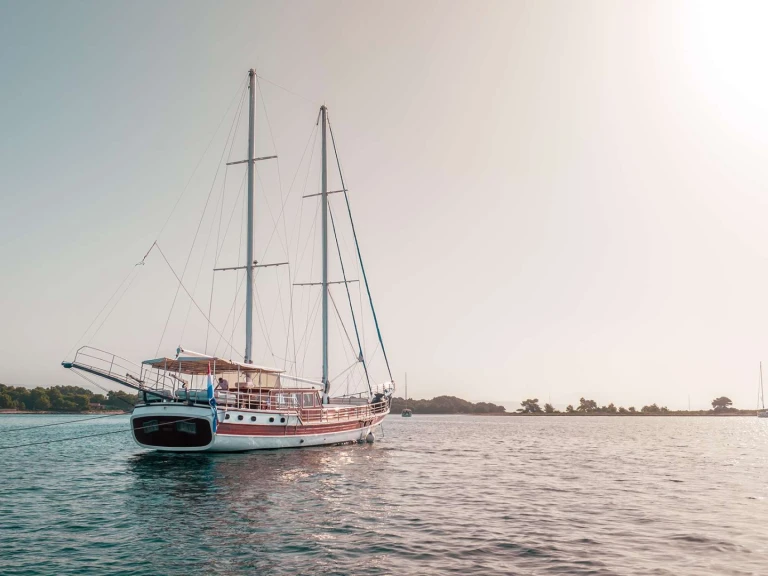 Hire Luxury Yacht with or without skipper Custom Split