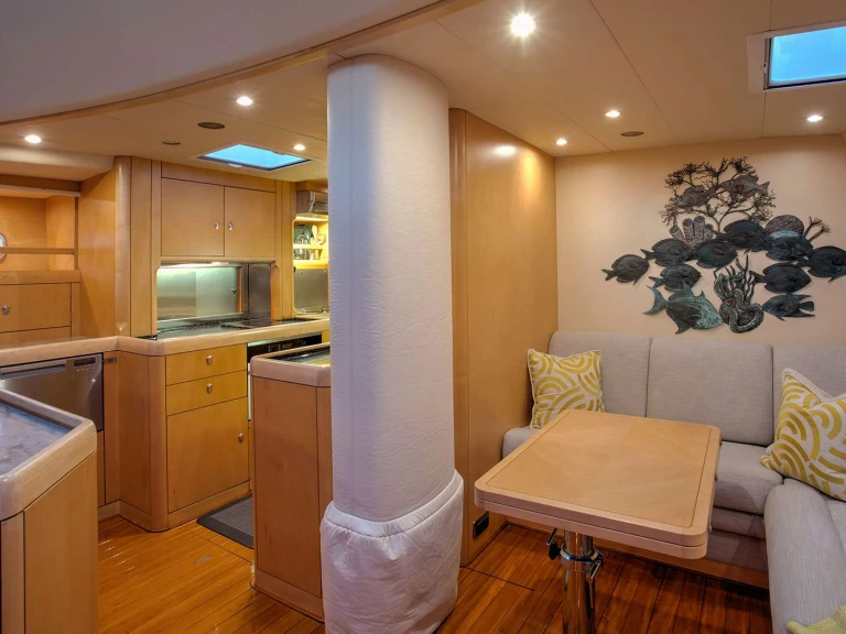 Luxury Yacht hire in Caribbean - Oyster Marine DAMA DE NOCHE