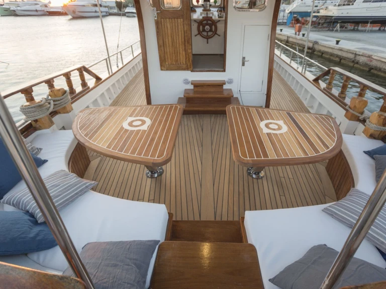 Yacht hire Alimos cheap COSMOS