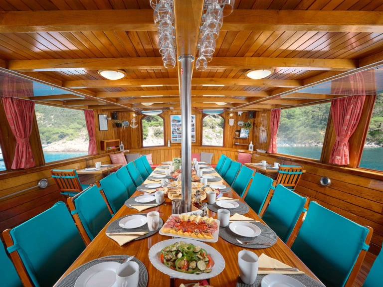 Luxury Yacht hire in Split - Custom MOJA MAJA