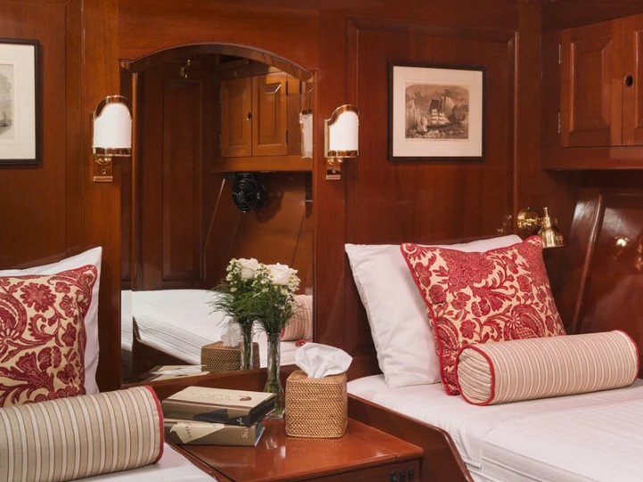 Hire a Hinckley NORTHERN STAR Sag Harbor