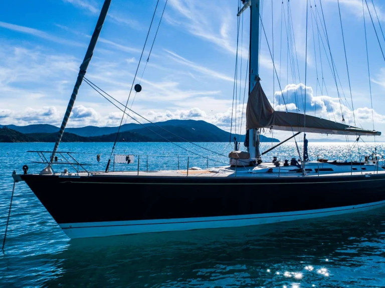 Hire Luxury Yacht Franchini Yachts with a boat licence
