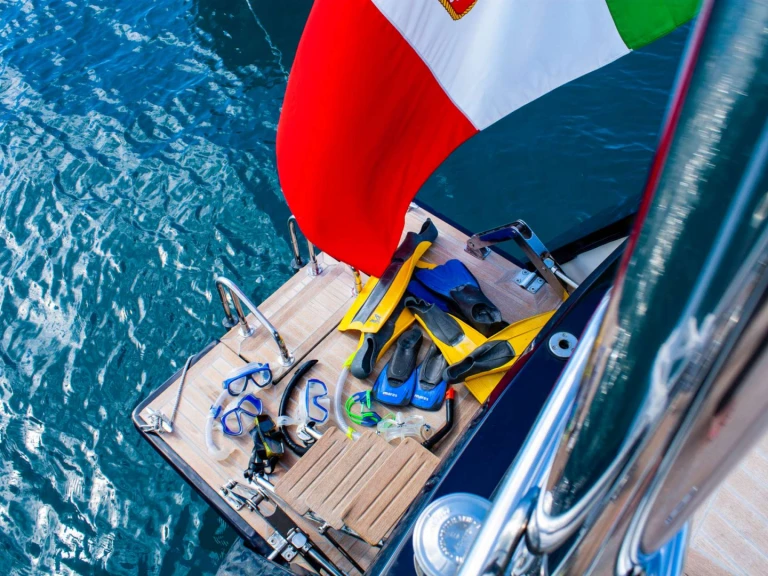 Luxury Yacht to hire Punta Ala at the best price