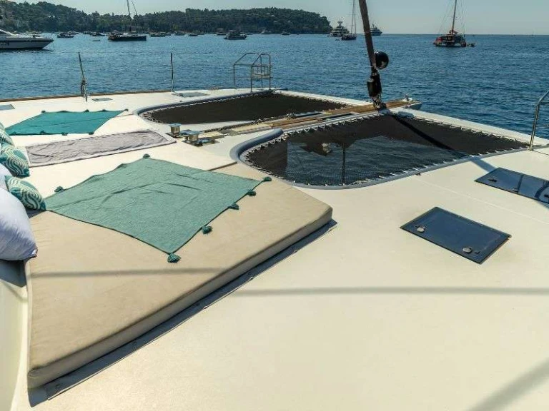 Hire Luxury Yacht with or without skipper Sunreef French Riviera
