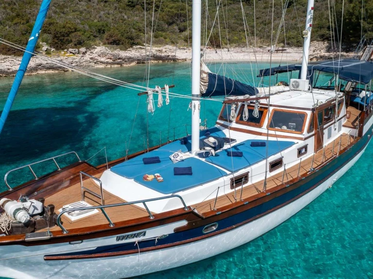 Yacht hire Split cheap Hera