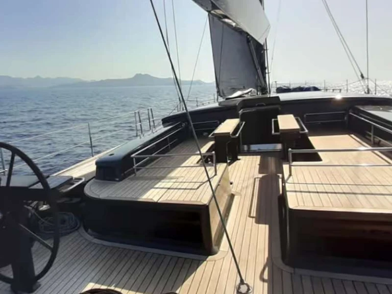 Yacht hire Naples cheap YKNOT