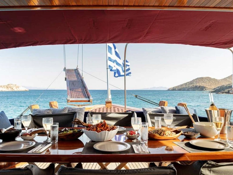 Psaros Shipyard SEATZEN charter bareboat or skippered in  Mykonos (Island)