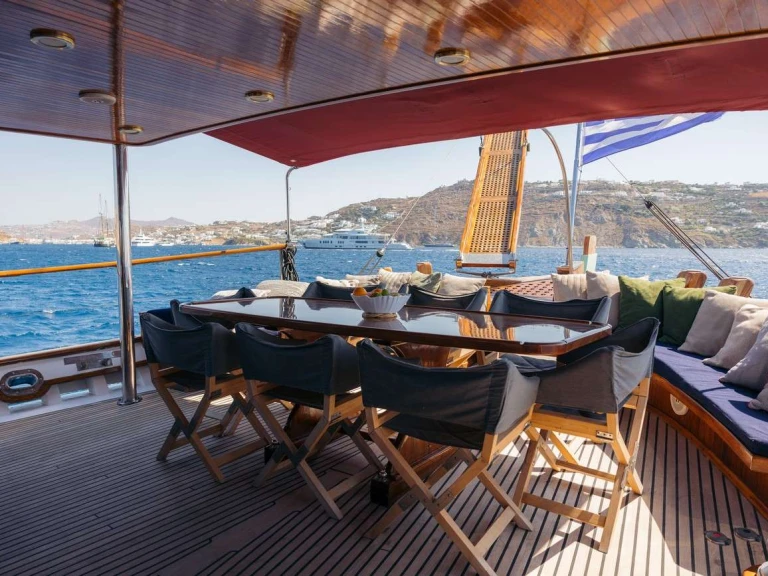 Hire a Psaros Shipyard SEATZEN Mykonos (Island)