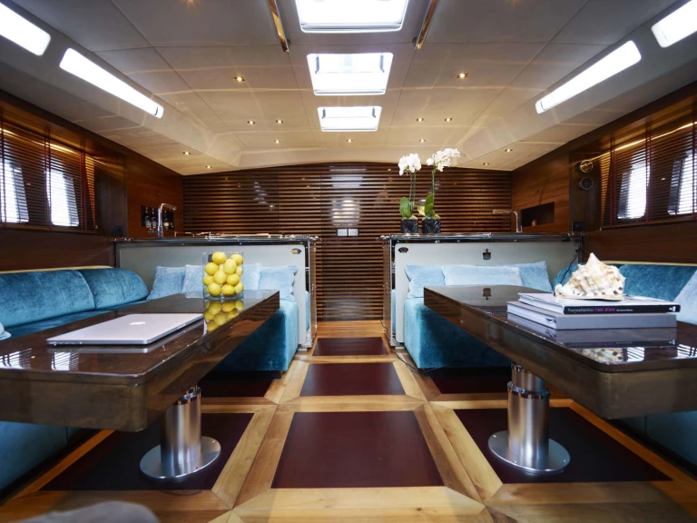 Luxury Yacht to hire Tuscany at the best price