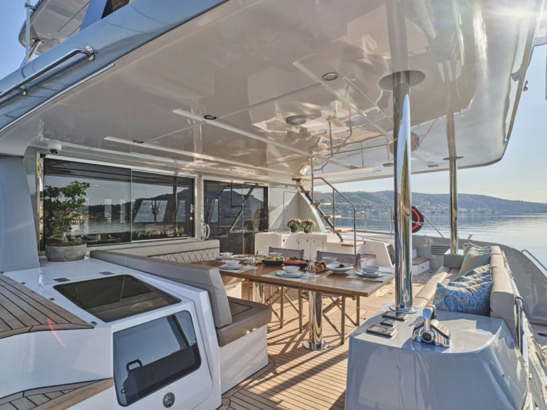 Charter a HeySea ANDARE OLTRE in Néa Péramos on Samboat