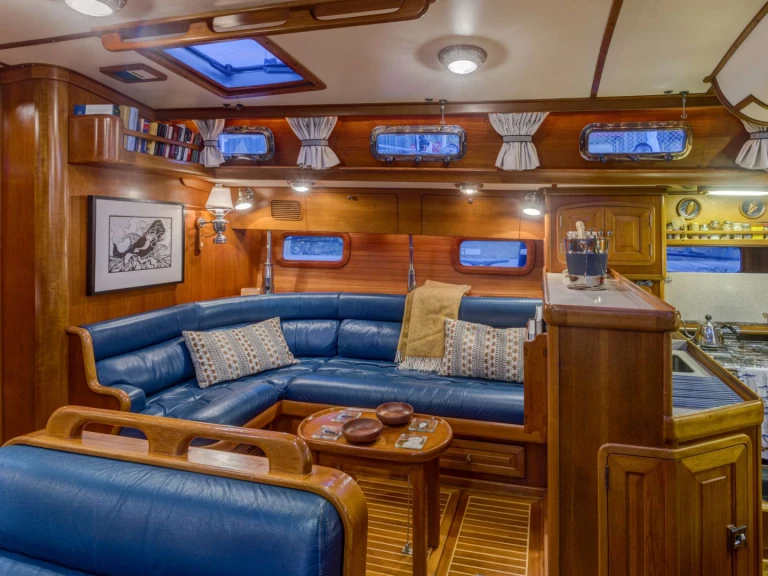 Charter a Little Harbor Tyche in Boston on Samboat