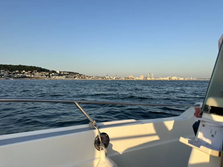 Hire a B2 Marine Cap Ferret 500 Le Havre