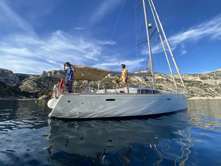 Sailboat to hire Saint-Mandrier-sur-Mer at the best price