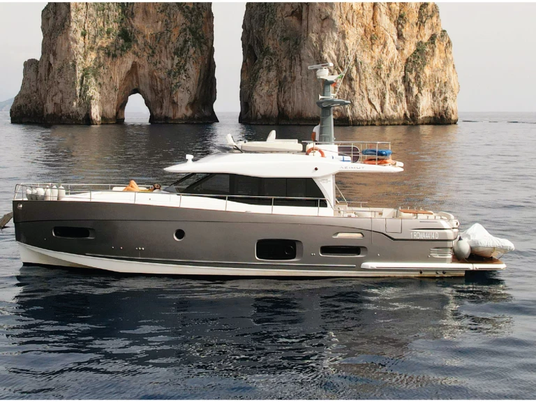 Motorboat hire in Forio - Azimut Azimut Magellano 53